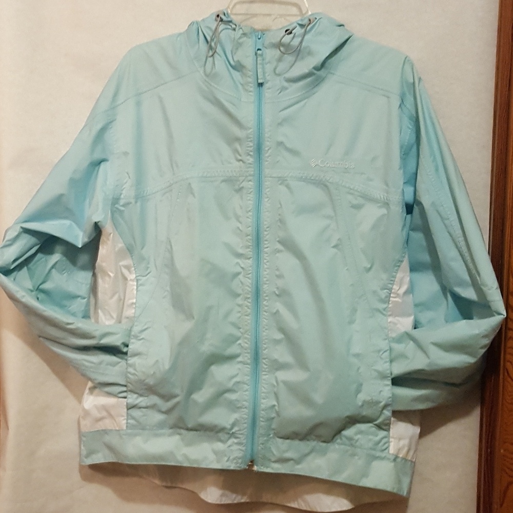 Large Columbia Women's hooded rain jacket